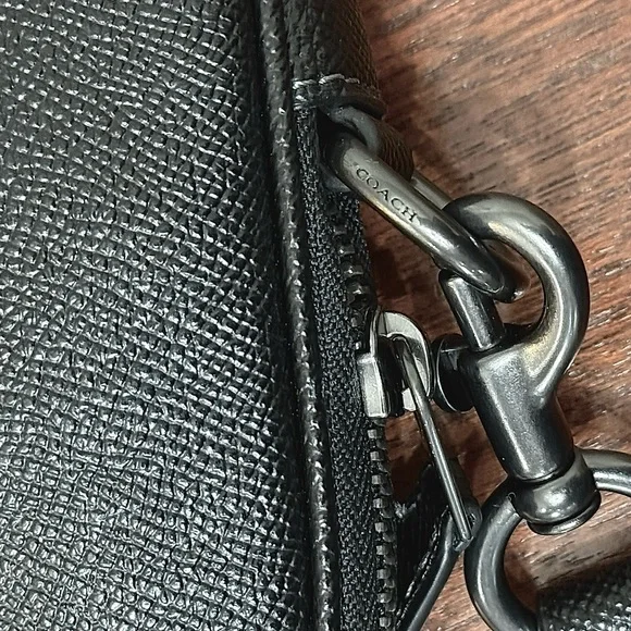 Coach Men’s Liam Compact Brief OFFERS ACCEPTED - Picture 9 of 13